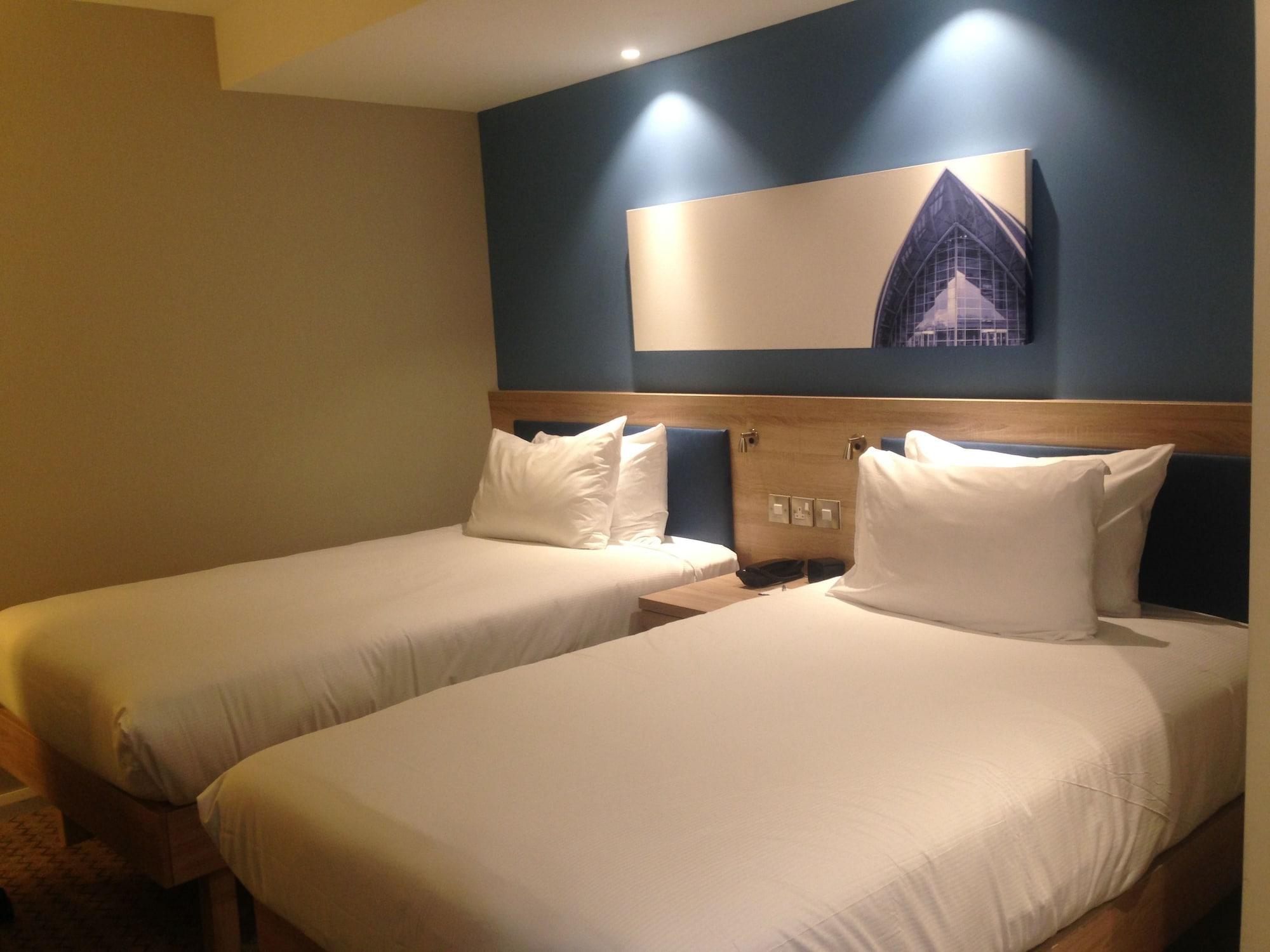 Hampton By Hilton Glasgow Central Bagian luar foto