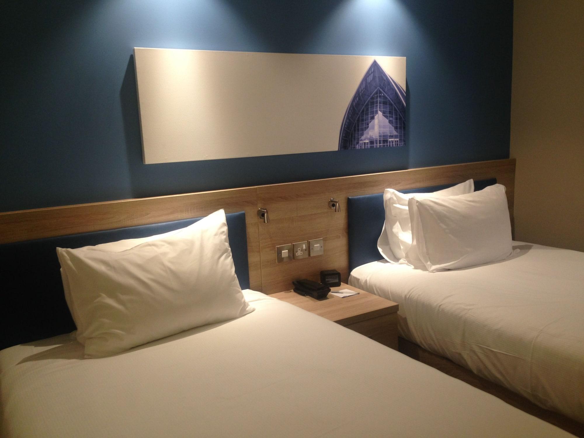 Hampton By Hilton Glasgow Central Bagian luar foto