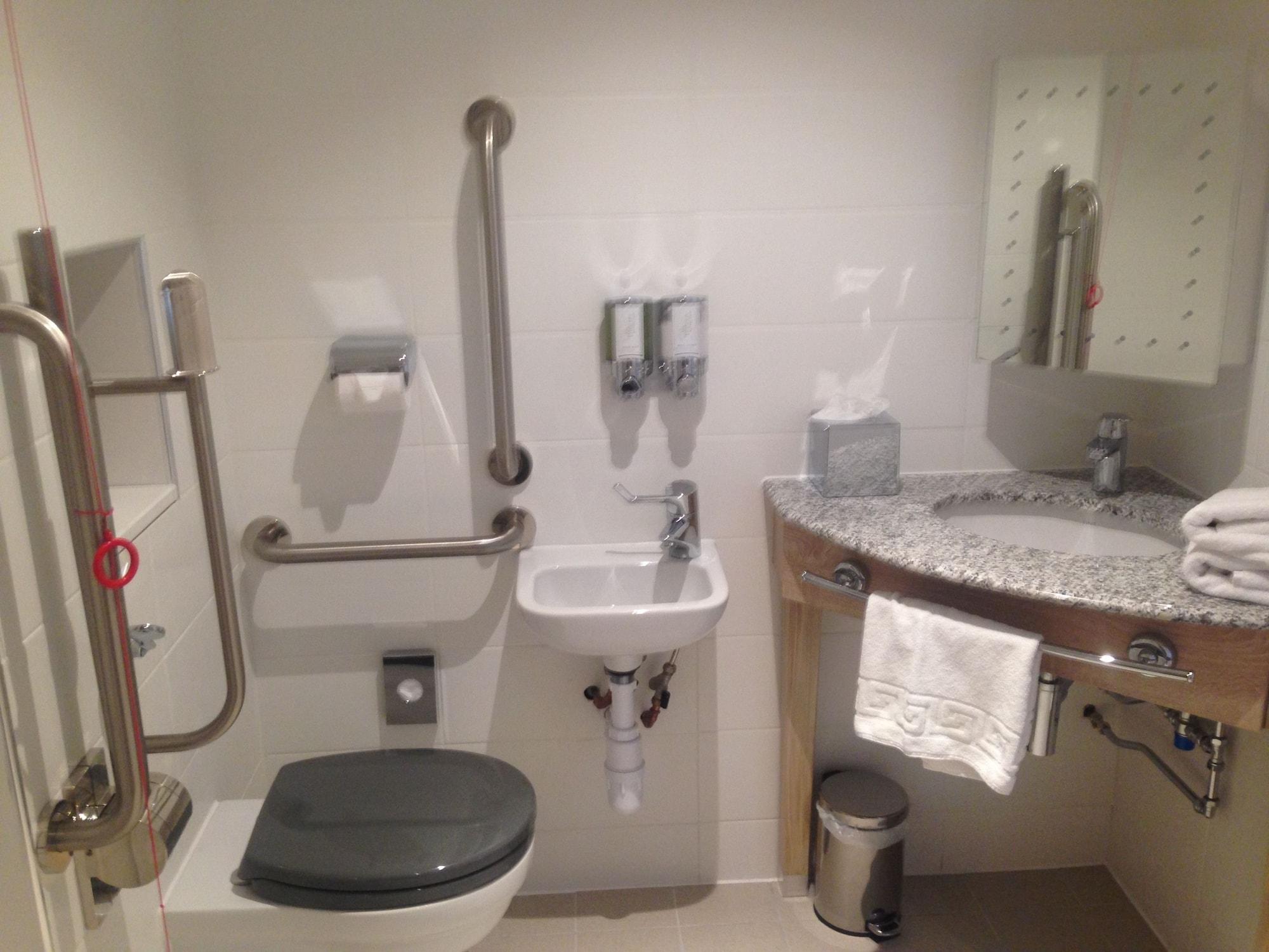 Hampton By Hilton Glasgow Central Bagian luar foto