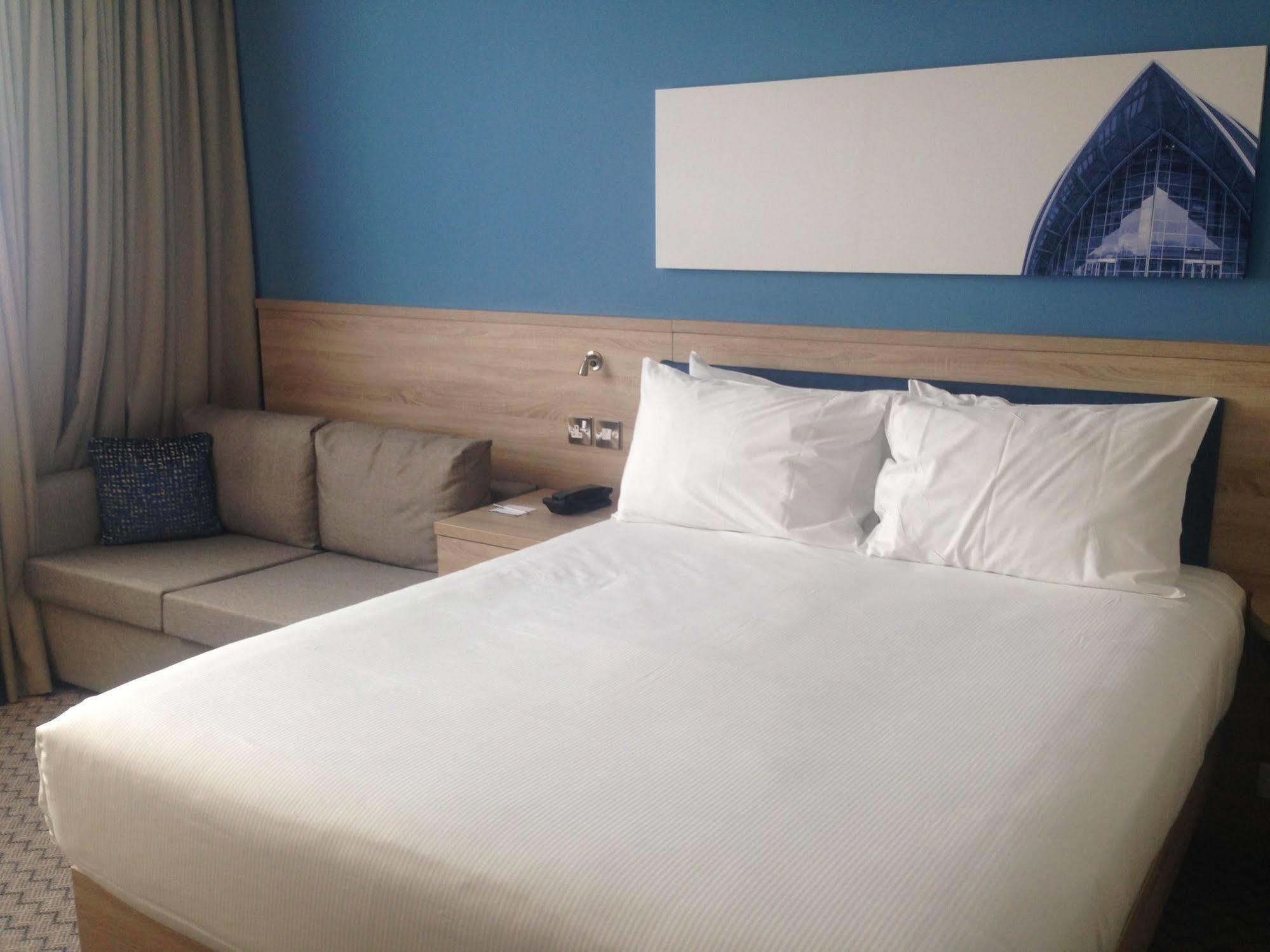 Hampton By Hilton Glasgow Central Bagian luar foto